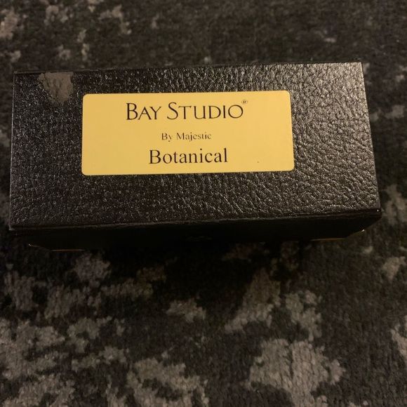 At Studio by Majestic “Botanical” - Picture 8 of 13